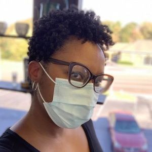 Meet your Posher, Neisha